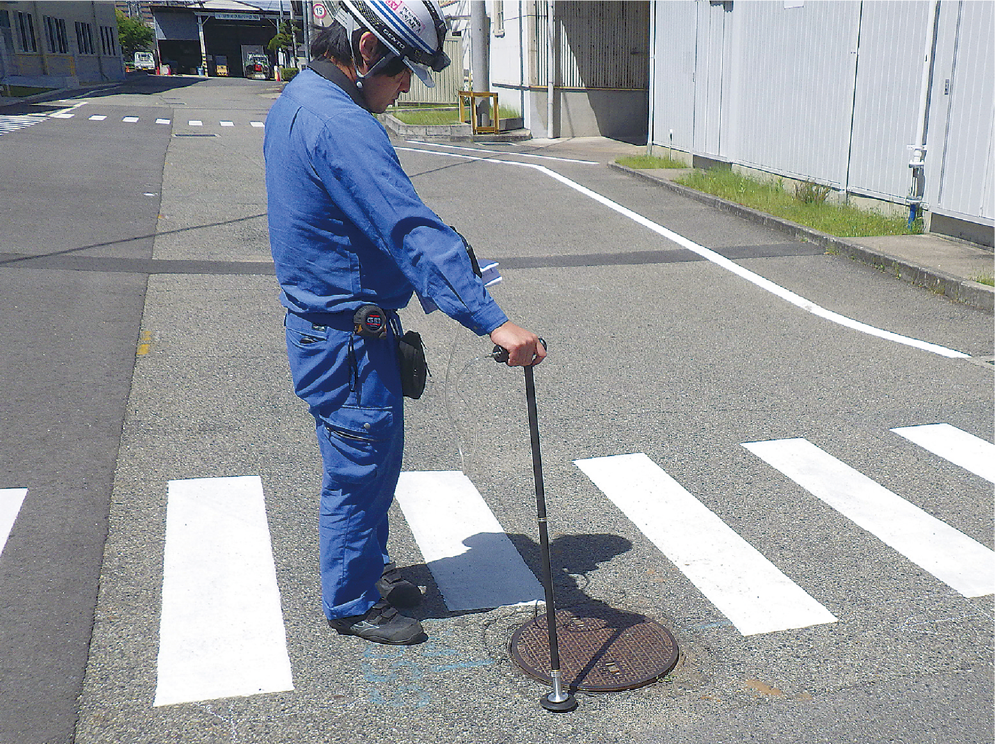 埋設管漏水調査の様子